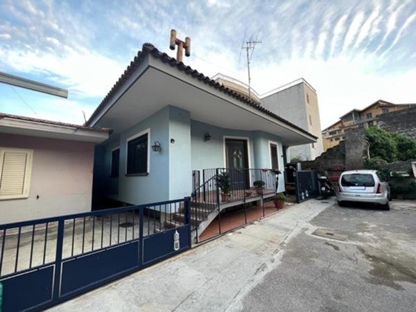 casa indipendente in vendita a Sarno