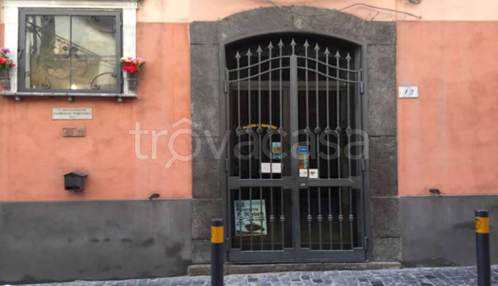 trivano in vendita a Sarno