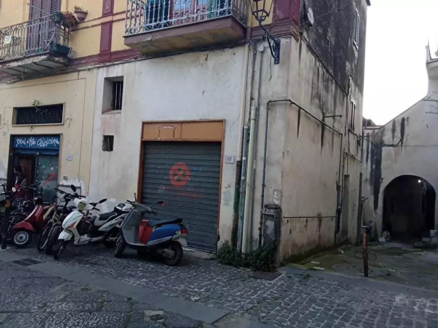locale commerciale in vendita a Sarno