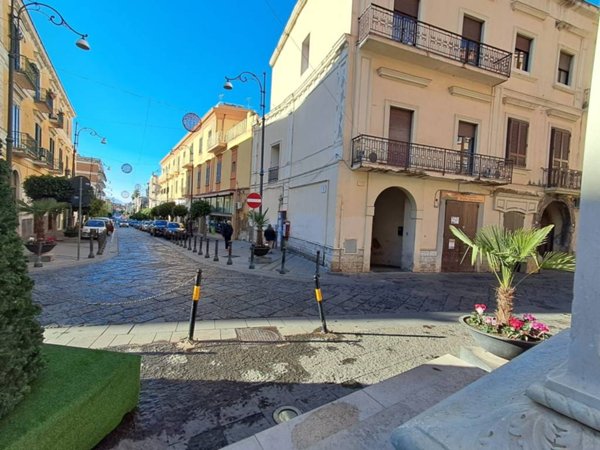 locale commerciale in vendita a Sarno