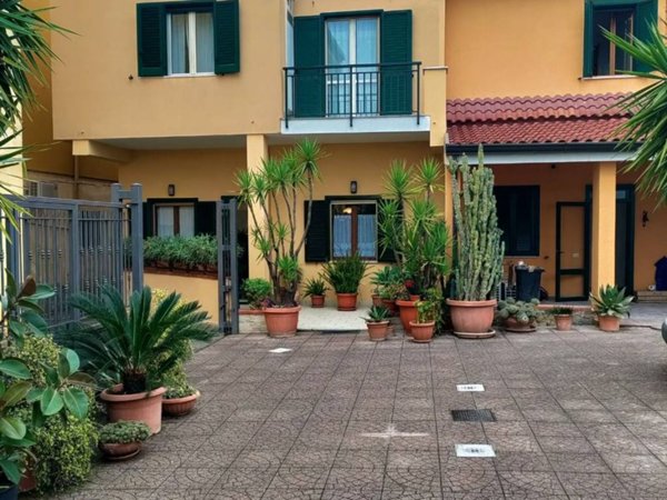 casa indipendente in vendita a Sarno