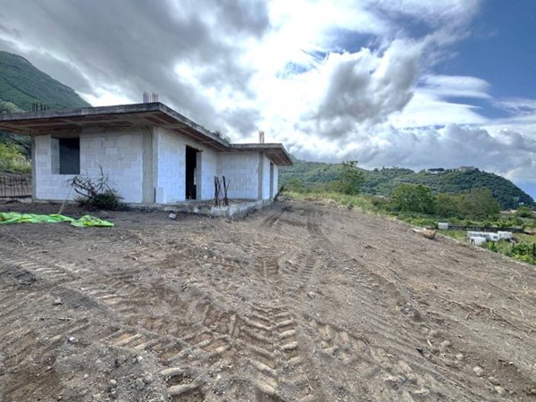 casa indipendente in vendita a Sarno