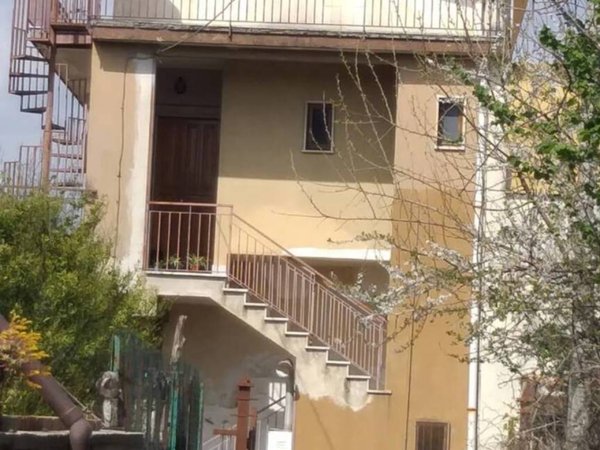 casa indipendente in vendita a Sarno