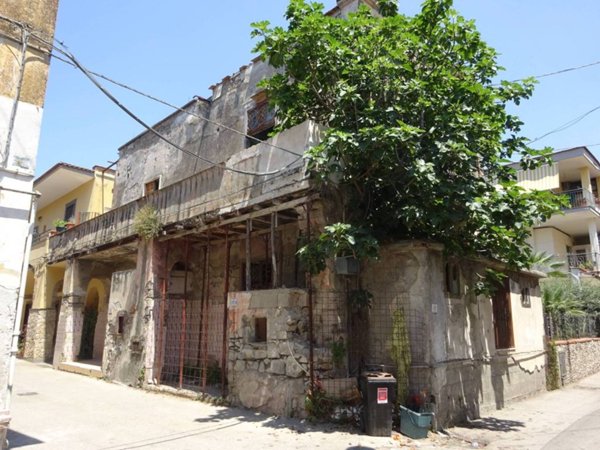 intera palazzina in vendita a Sarno in zona Lavorate