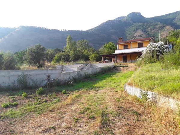 casa indipendente in vendita a Sarno