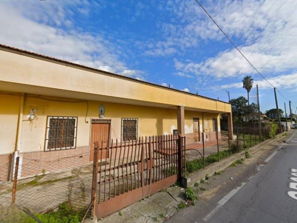 casa indipendente in vendita a Sarno