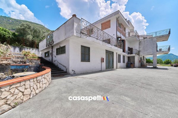 casa indipendente in vendita a Sarno