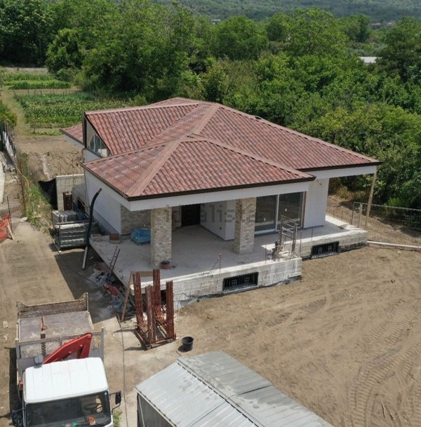casa indipendente in vendita a Sarno