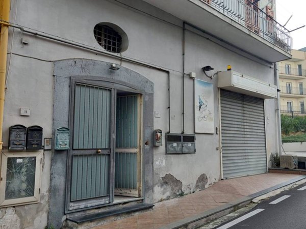 negozio in vendita a Sarno