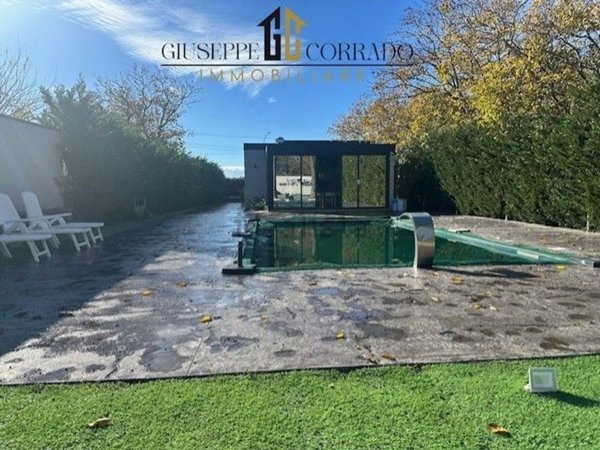 casa indipendente in vendita a Sarno