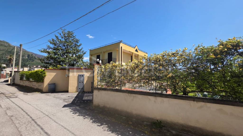 casa indipendente in vendita a Sarno