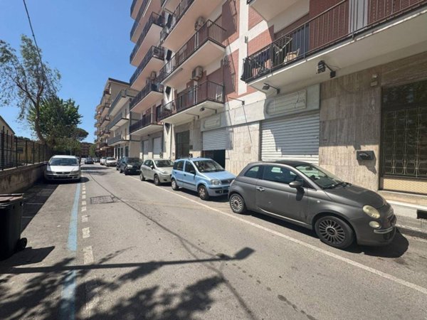 negozio in vendita a Sarno