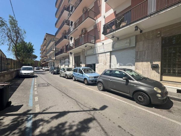 negozio in vendita a Sarno