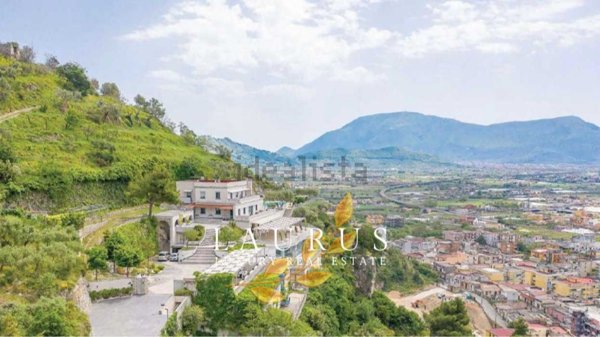 casa indipendente in vendita a Sarno