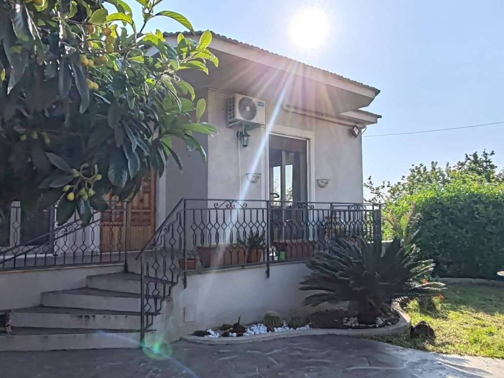 casa indipendente in vendita a Sarno in zona Lavorate