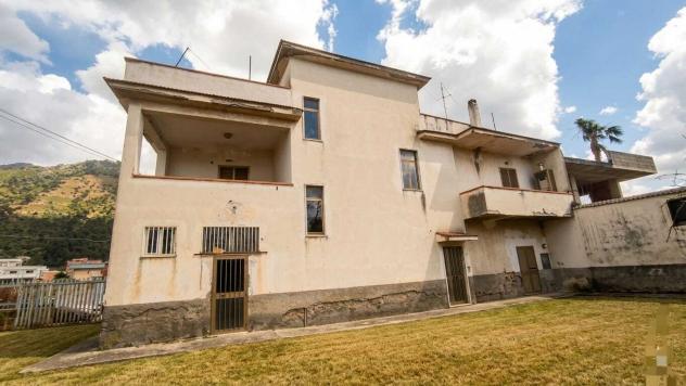 casa indipendente in vendita a Sarno