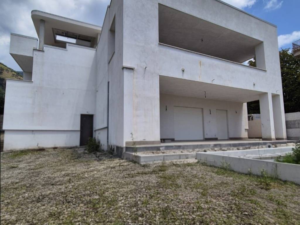 casa indipendente in vendita a Sarno in zona Lavorate