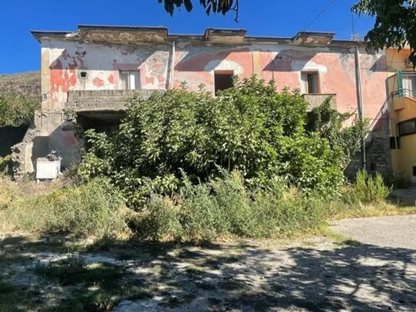 casa indipendente in vendita a Sarno