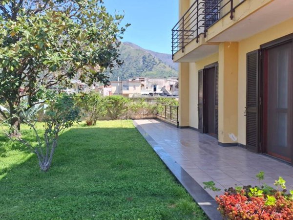 casa indipendente in vendita a Sarno in zona Lavorate