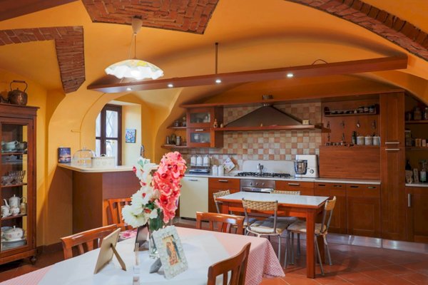 casa indipendente in vendita a Clavesana in zona Chiecchi