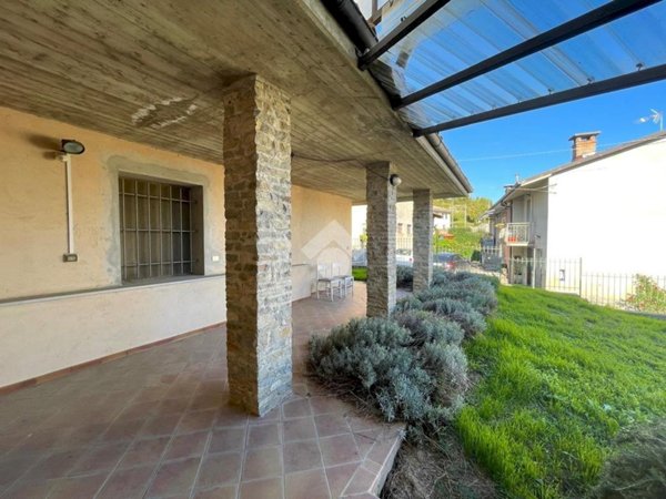 casa indipendente in vendita a Clavesana in zona Sbaranzo