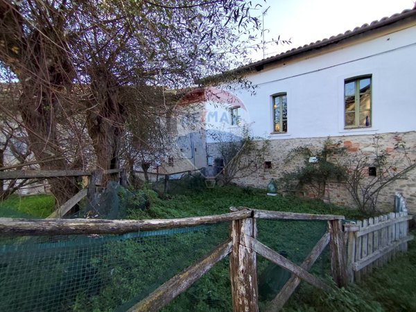 casa indipendente in vendita a Clavesana