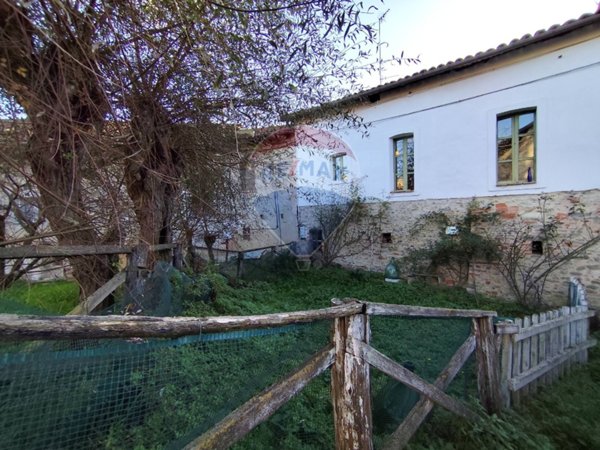 casa indipendente in vendita a Clavesana