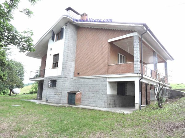 casa indipendente in vendita a Clavesana
