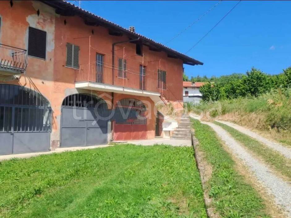 casa indipendente in vendita a Clavesana