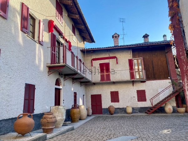 casa indipendente in vendita a Clavesana