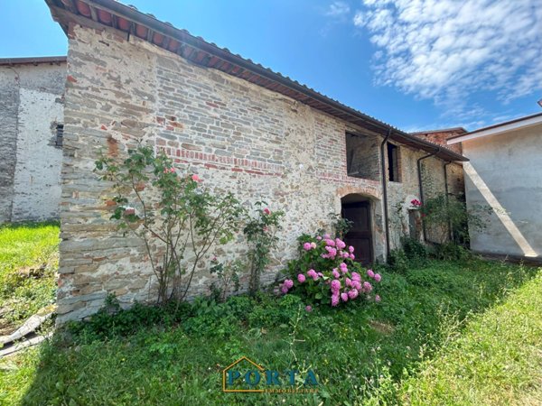 casale in vendita a Clavesana in zona Ansaldi