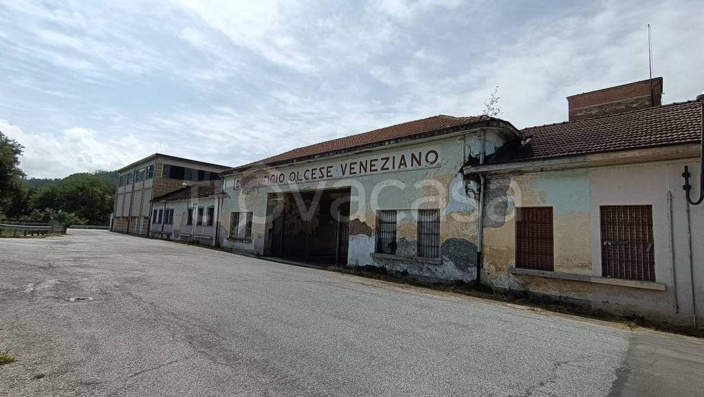 locale commerciale in vendita a Clavesana