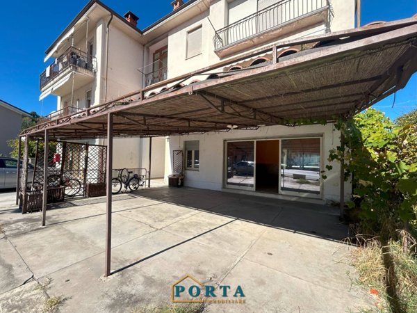 locale commerciale in vendita a Clavesana in zona Madonna della Neve