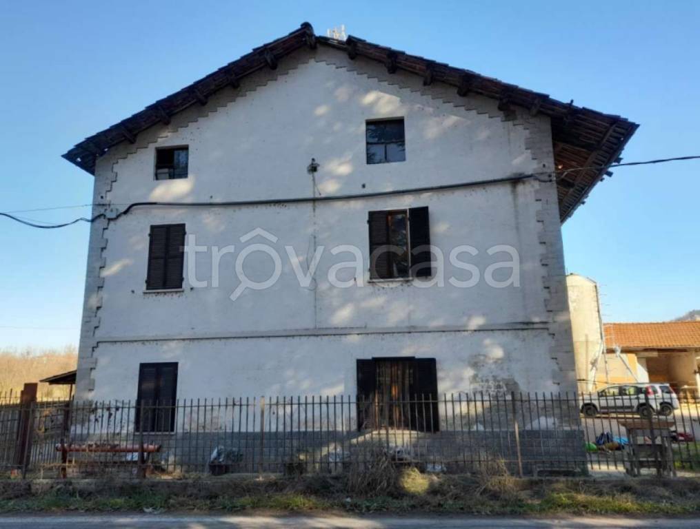 locale commerciale in vendita a Clavesana