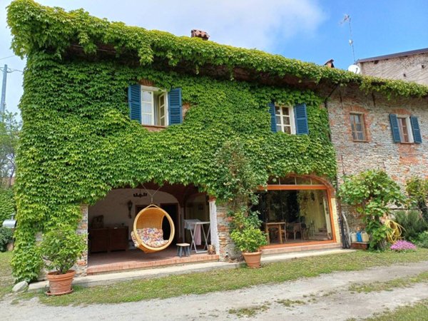 casa indipendente in vendita a Clavesana