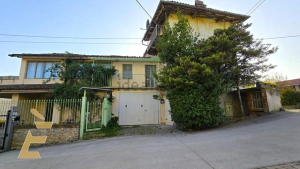casa semindipendente in vendita a Clavesana in zona Sbaranzo