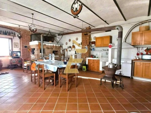 casa indipendente in vendita a Clavesana