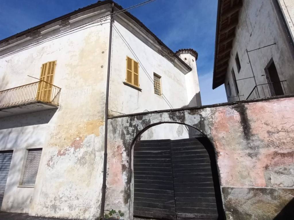 casa indipendente in vendita a Clavesana