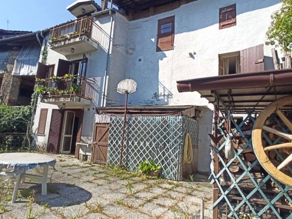 casa indipendente in vendita a Clavesana