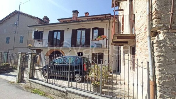 casa indipendente in vendita a Clavesana