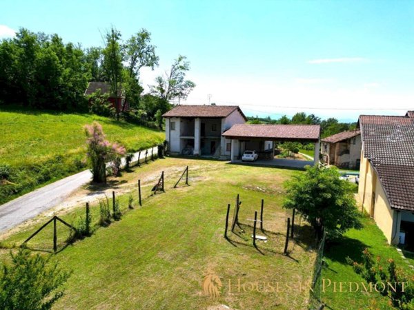casale in vendita a Clavesana in zona Capoluogo