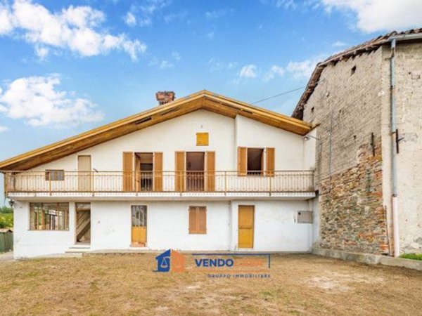 casa indipendente in vendita a Clavesana