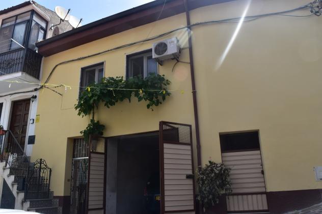 casa indipendente in vendita a Sassano