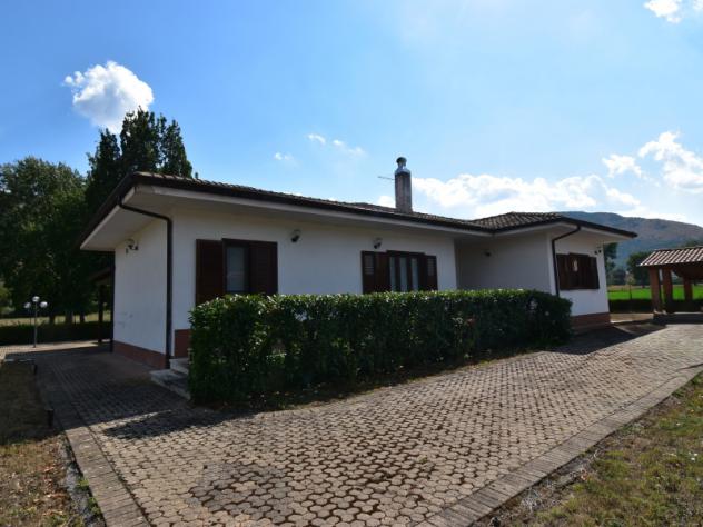 casa indipendente in vendita a Sassano
