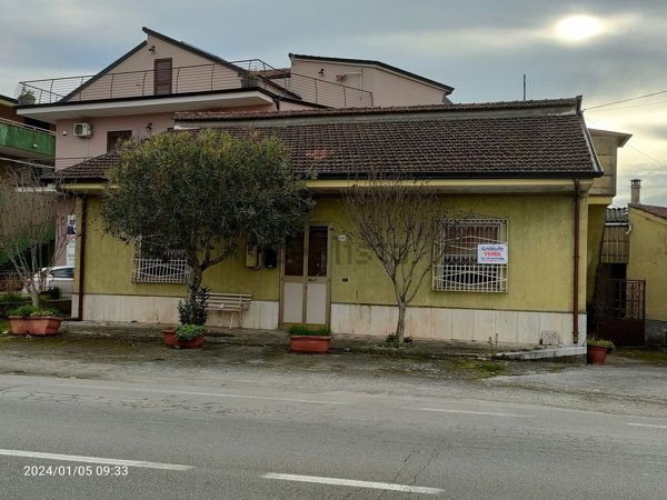 pentavano in vendita a Sassano in zona San Rocco/Silla