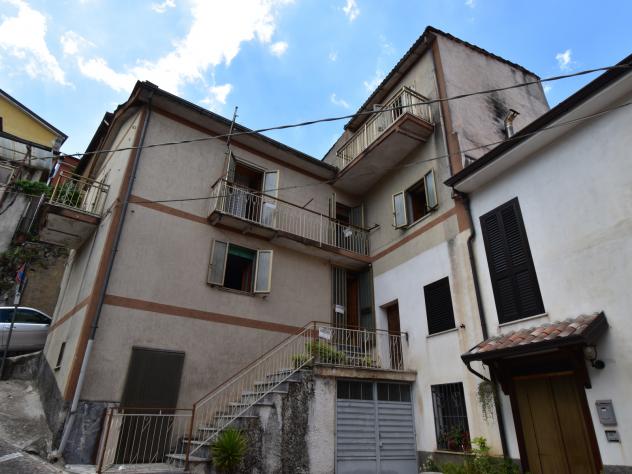 casa indipendente in vendita a Sassano
