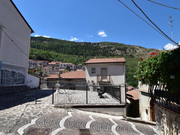 casa indipendente in vendita a Sassano