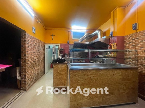 locale commerciale in vendita a Scafati