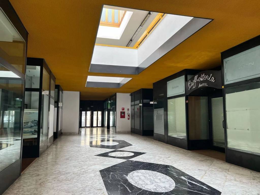 negozio in vendita a Scafati in zona Centro Città