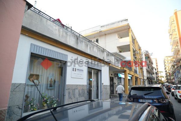 locale commerciale in vendita a Scafati in zona Centro Città